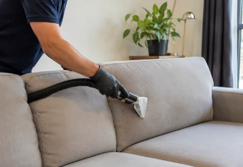 Nettoyage de canapé en profondeur à Placé